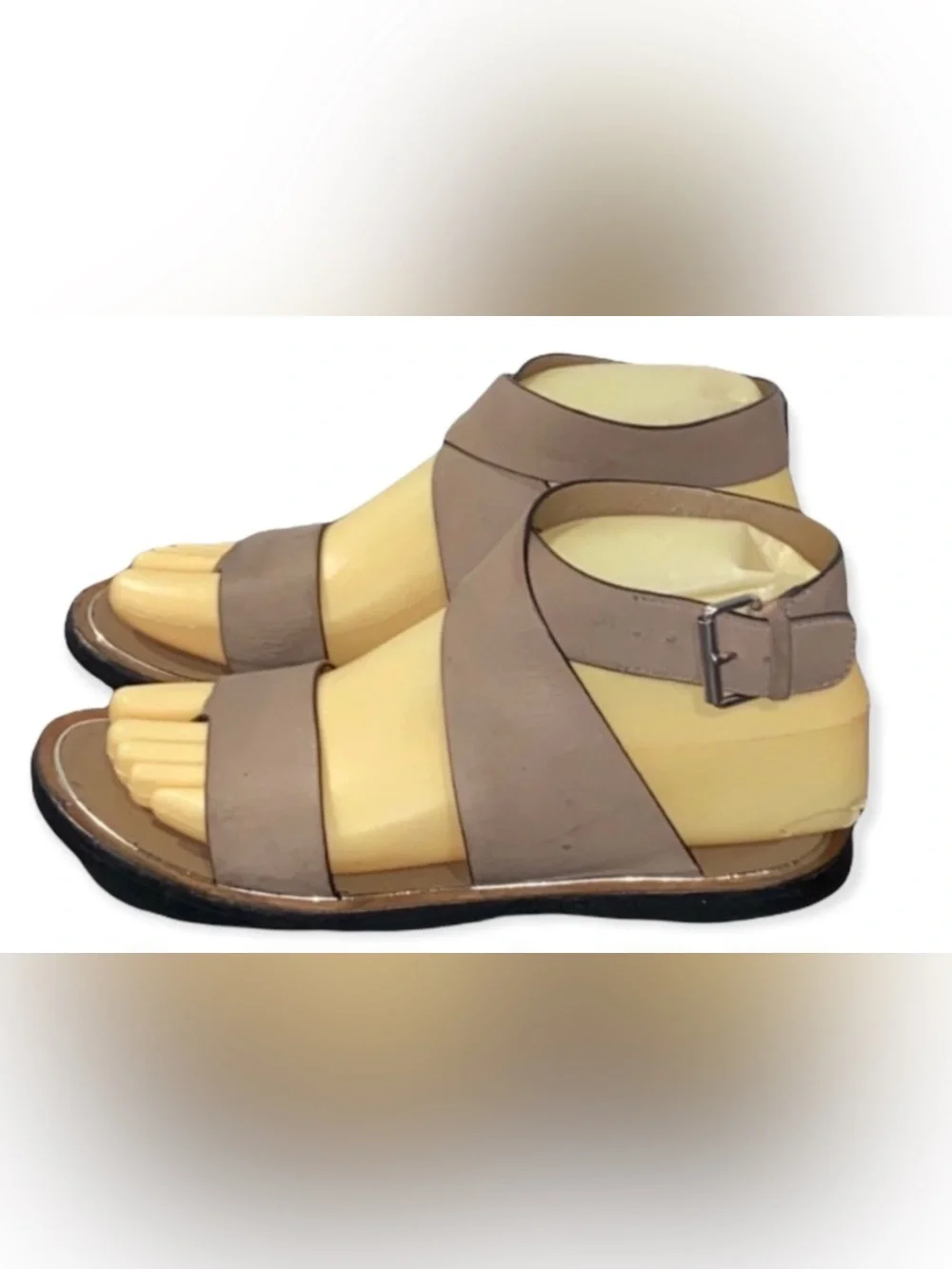 Authentic Vince leather designer sandals sz 6.5